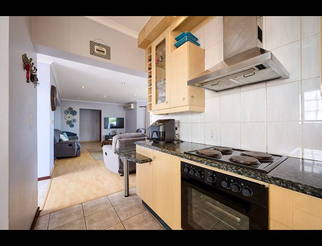 3 BEDROOM HOUSE SOLD IN HALFWAY GARDENS
